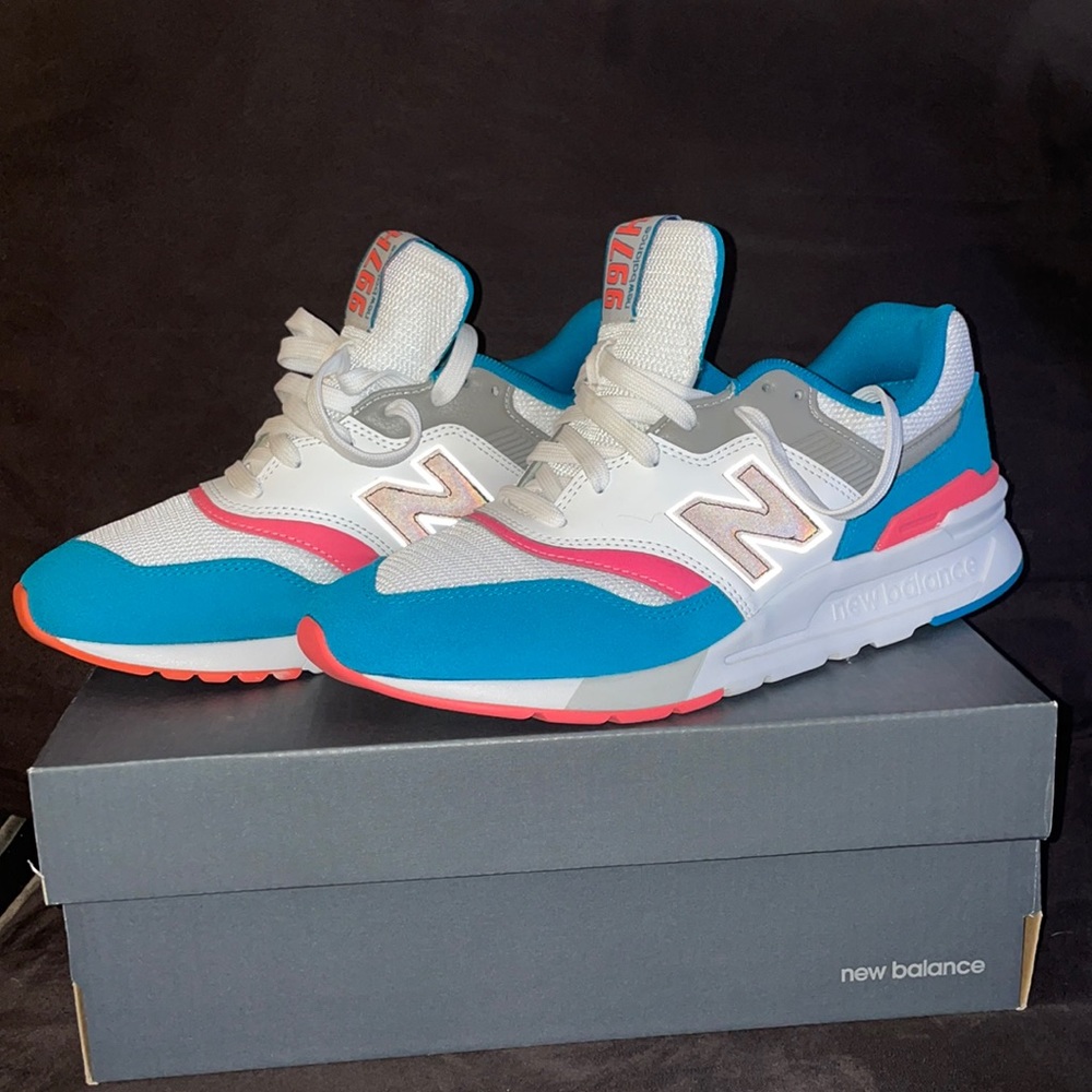 Unisex NEW BALANCE SNEAKERS (W/ Reflective Symbol)